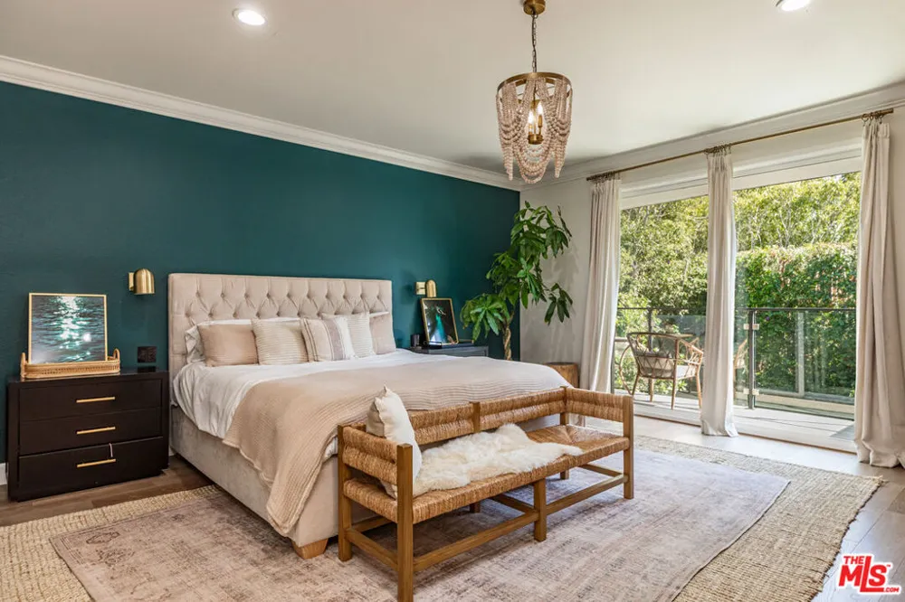 3240 Shelby Drive Los Angeles, CA 90034