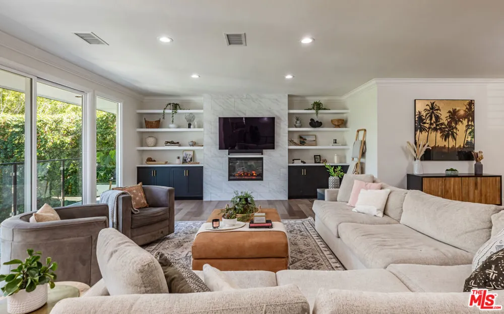 3240 Shelby Drive Los Angeles, CA 90034