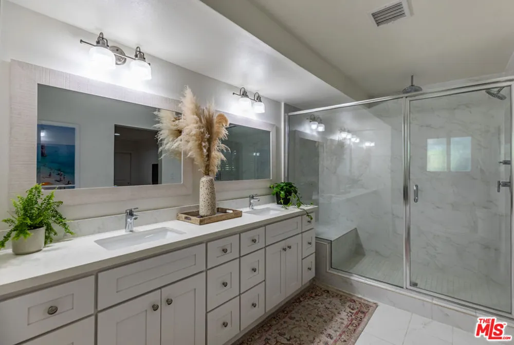 3240 Shelby Drive Los Angeles, CA 90034