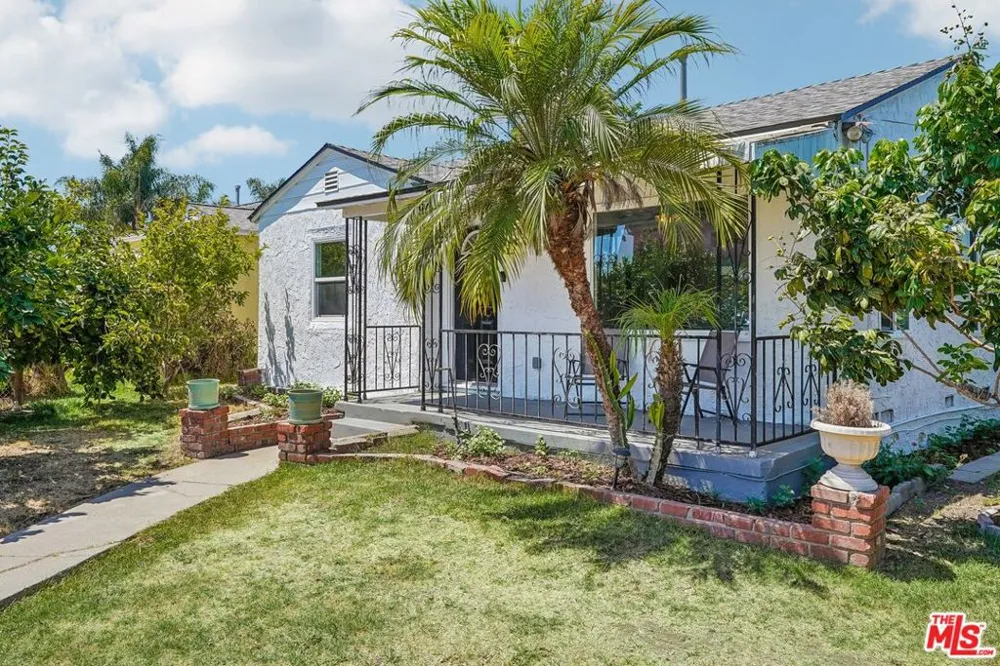 901 W Brazil Street Compton, CA 90220