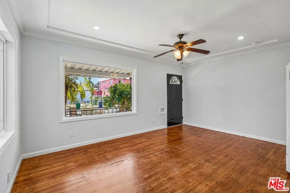 901 W Brazil Street Compton, CA 90220