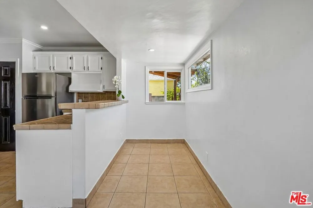 901 W Brazil Street Compton, CA 90220