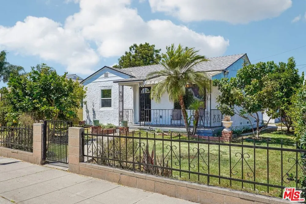 901 W Brazil Street Compton, CA 90220