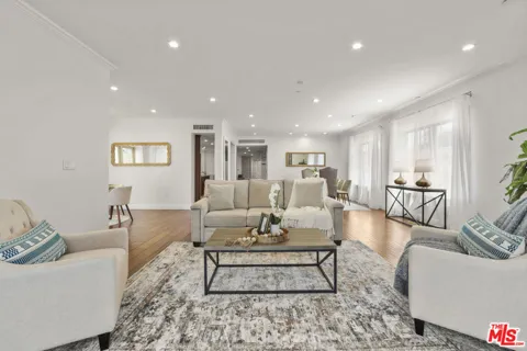 918 S Wooster Street #1
