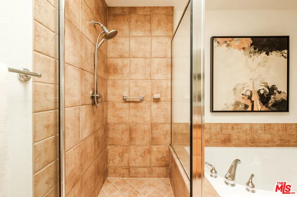 691 Mildred Avenue #2 Los Angeles, CA 90291