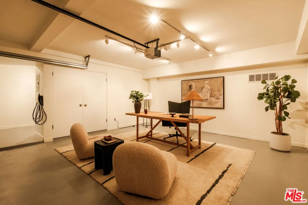 691 Mildred Avenue #2 Los Angeles, CA 90291