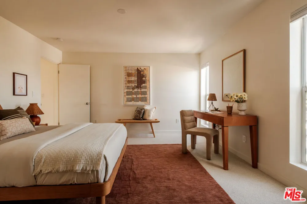 691 Mildred Avenue #2 Los Angeles, CA 90291