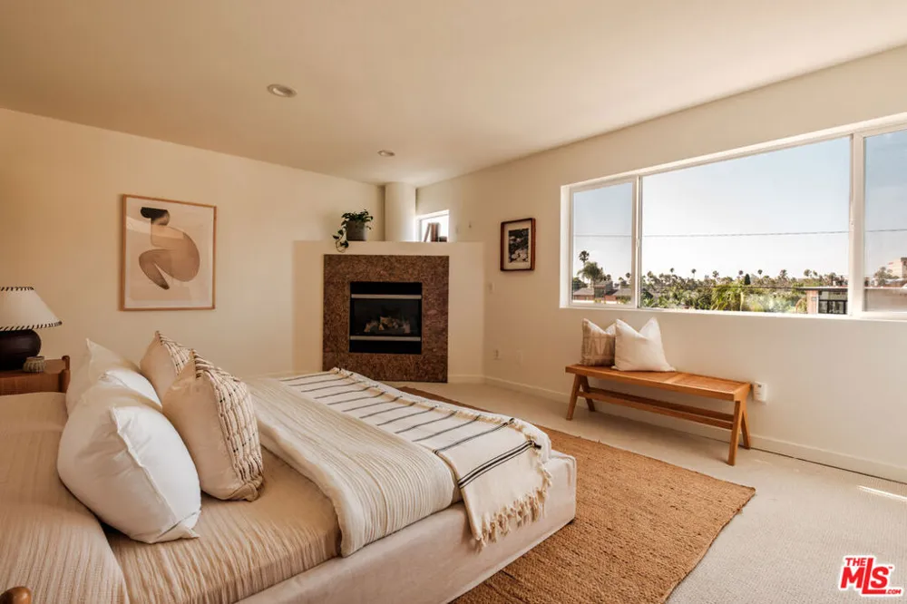 691 Mildred Avenue #2 Los Angeles, CA 90291