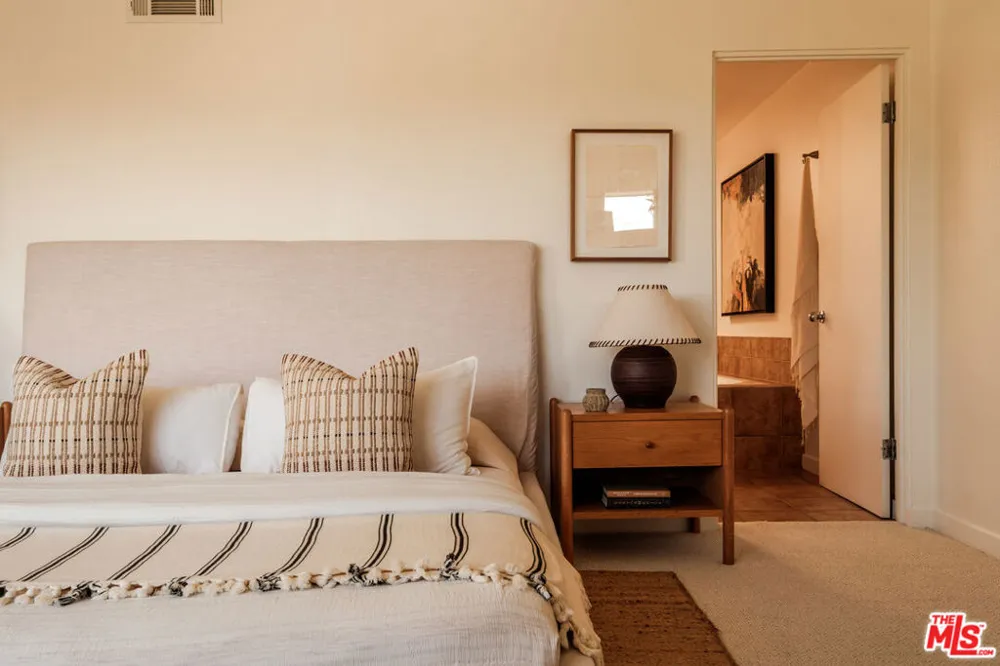 691 Mildred Avenue #2 Los Angeles, CA 90291