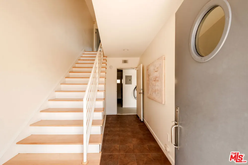 691 Mildred Avenue #2 Los Angeles, CA 90291