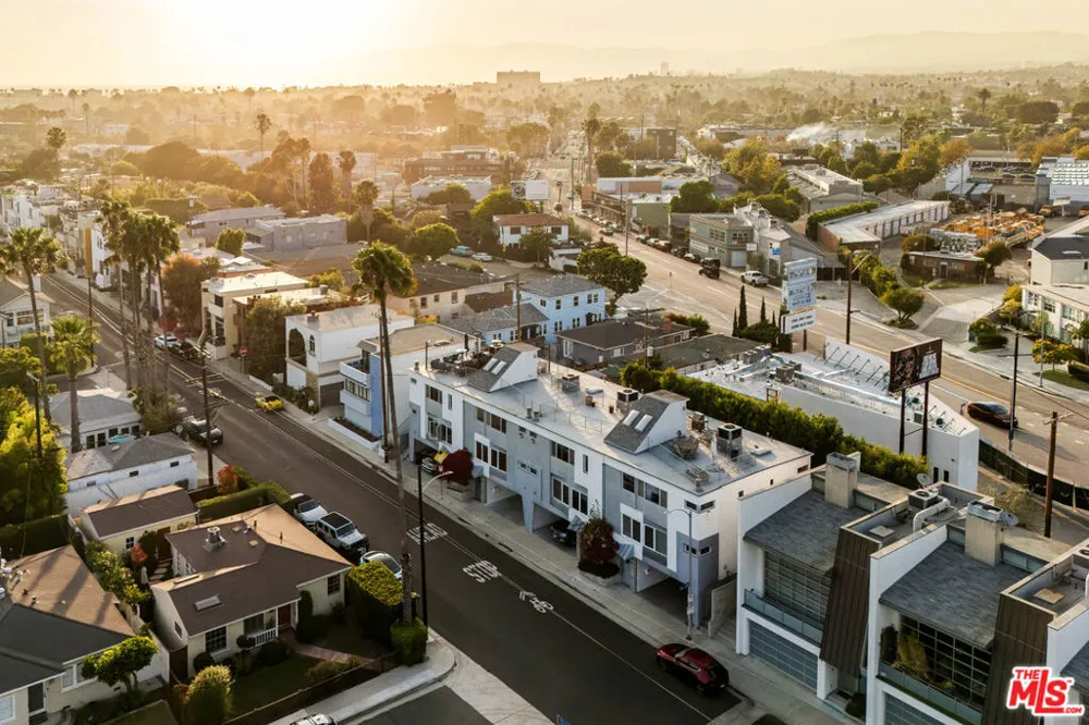 691 Mildred Avenue #2 Los Angeles, CA 90291