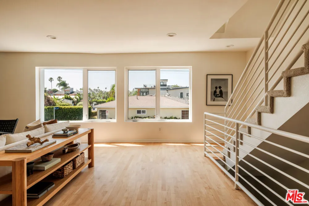 691 Mildred Avenue #2 Los Angeles, CA 90291