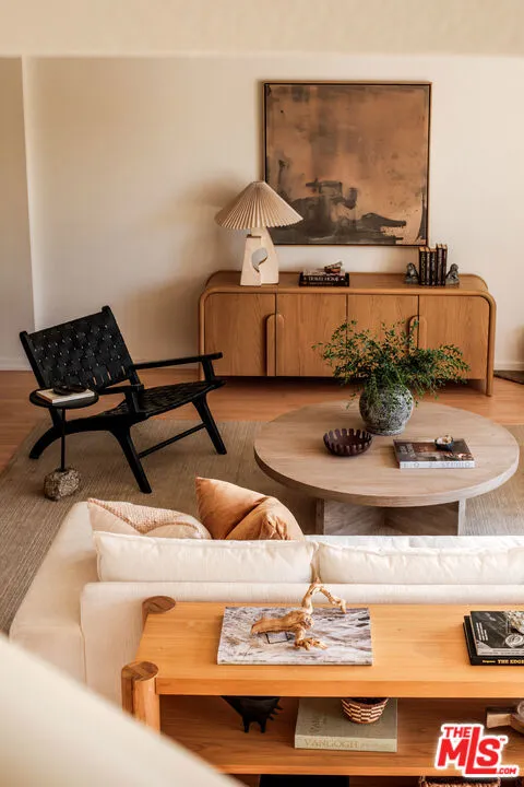 691 Mildred Avenue #2 Los Angeles, CA 90291