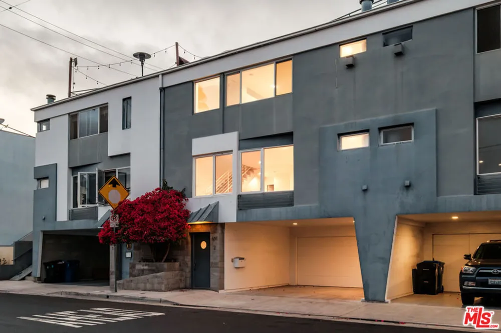691 Mildred Avenue #2 Los Angeles, CA 90291