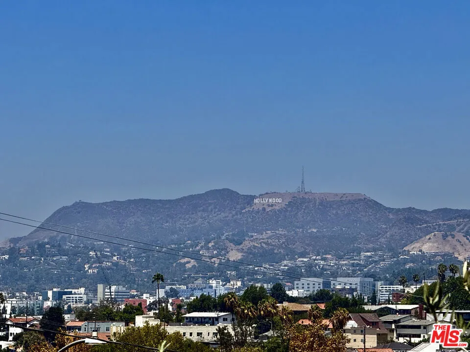 330 Parkman Avenue Los Angeles, CA 90026