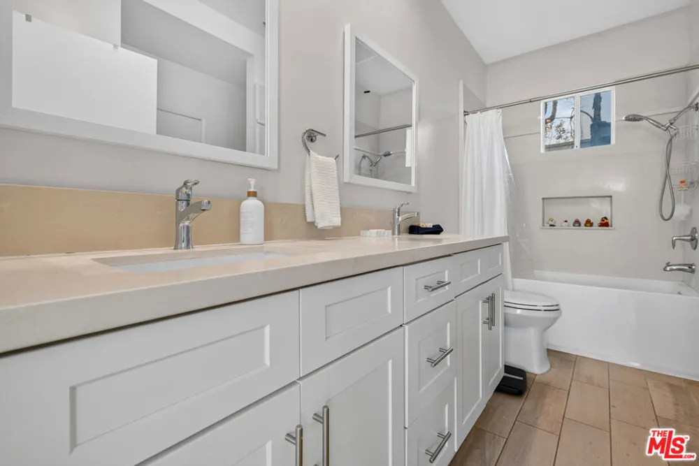 1511 16th Street #201 Santa Monica, CA 90404