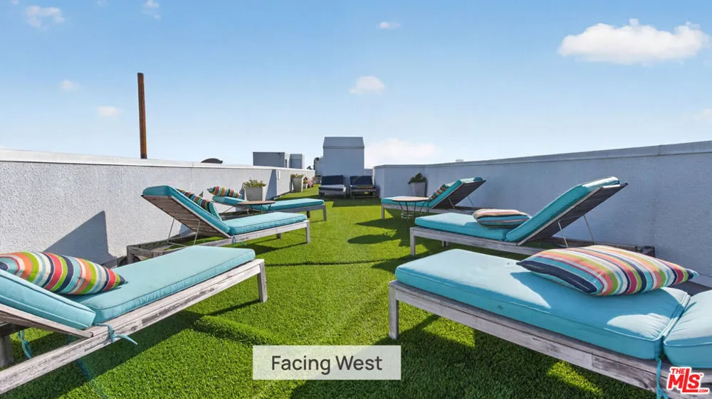 1511 16th Street #201 Santa Monica, CA 90404