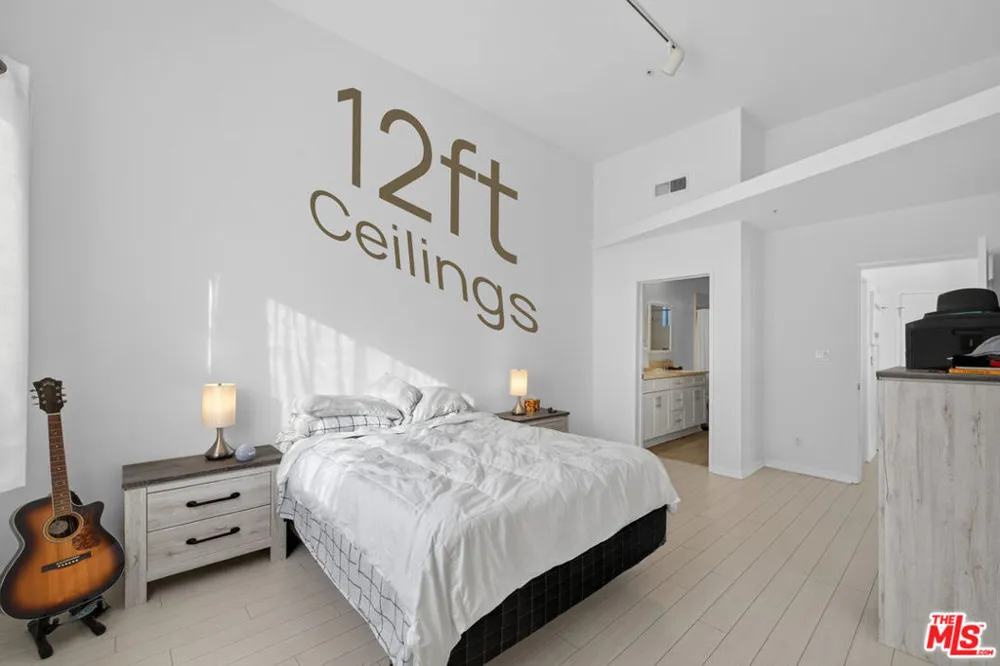 1511 16th Street #201 Santa Monica, CA 90404