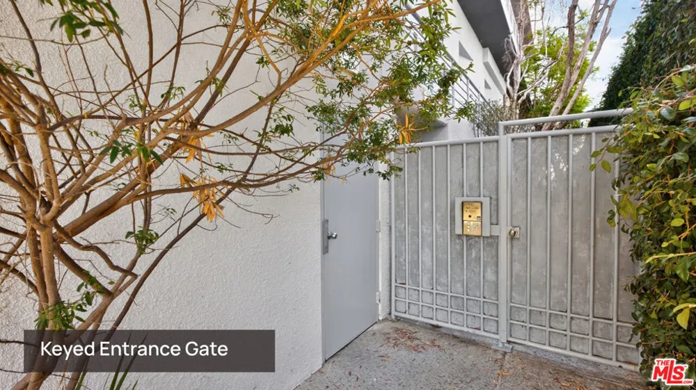 1511 16th Street #201 Santa Monica, CA 90404