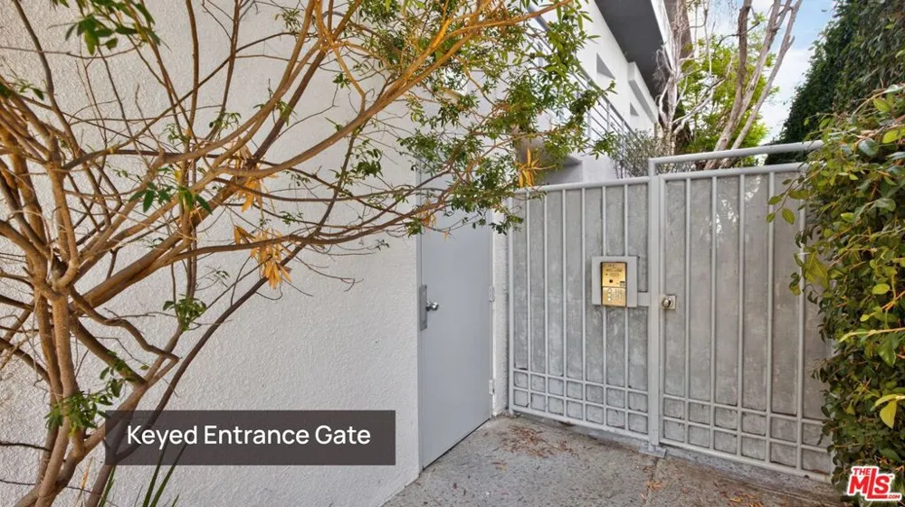 1511 16th Street #201 Santa Monica, CA 90404