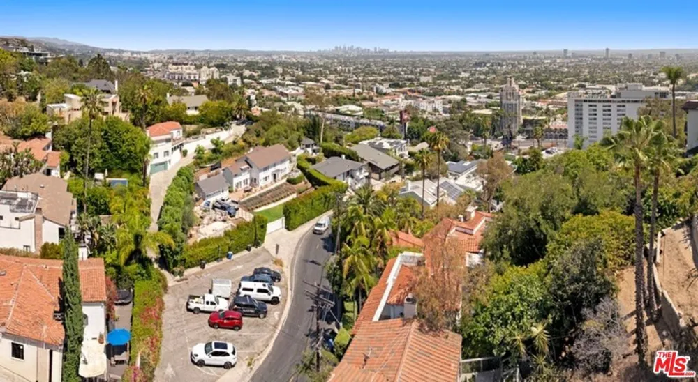 8430 Harold Way Los Angeles, CA 90069
