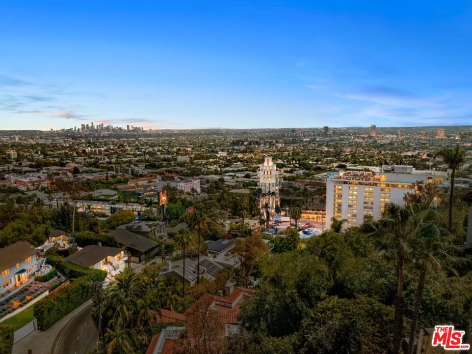 8430 Harold Way Los Angeles, CA 90069