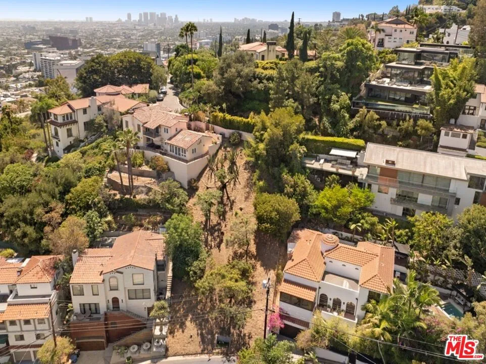 8430 Harold Way Los Angeles, CA 90069