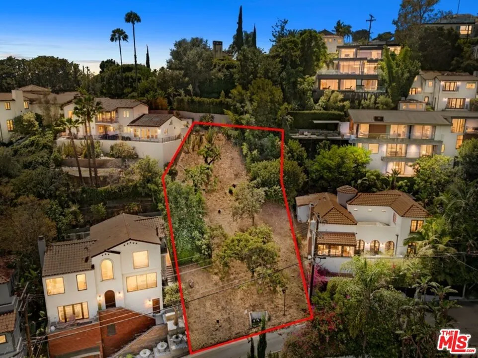 8430 Harold Way Los Angeles, CA 90069