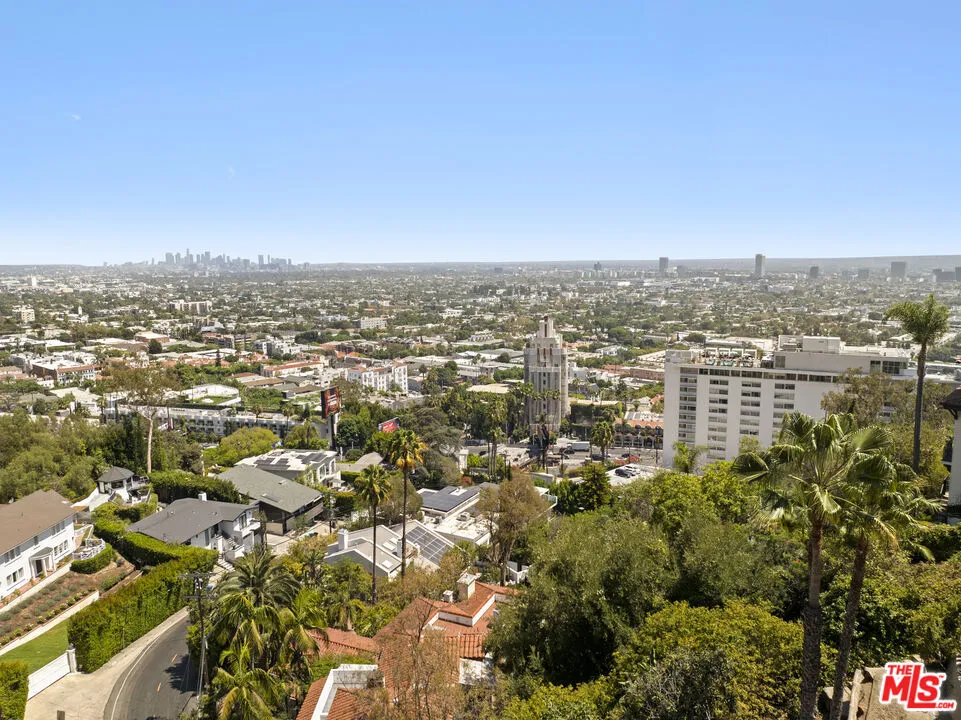 8430 Harold Way Los Angeles, CA 90069