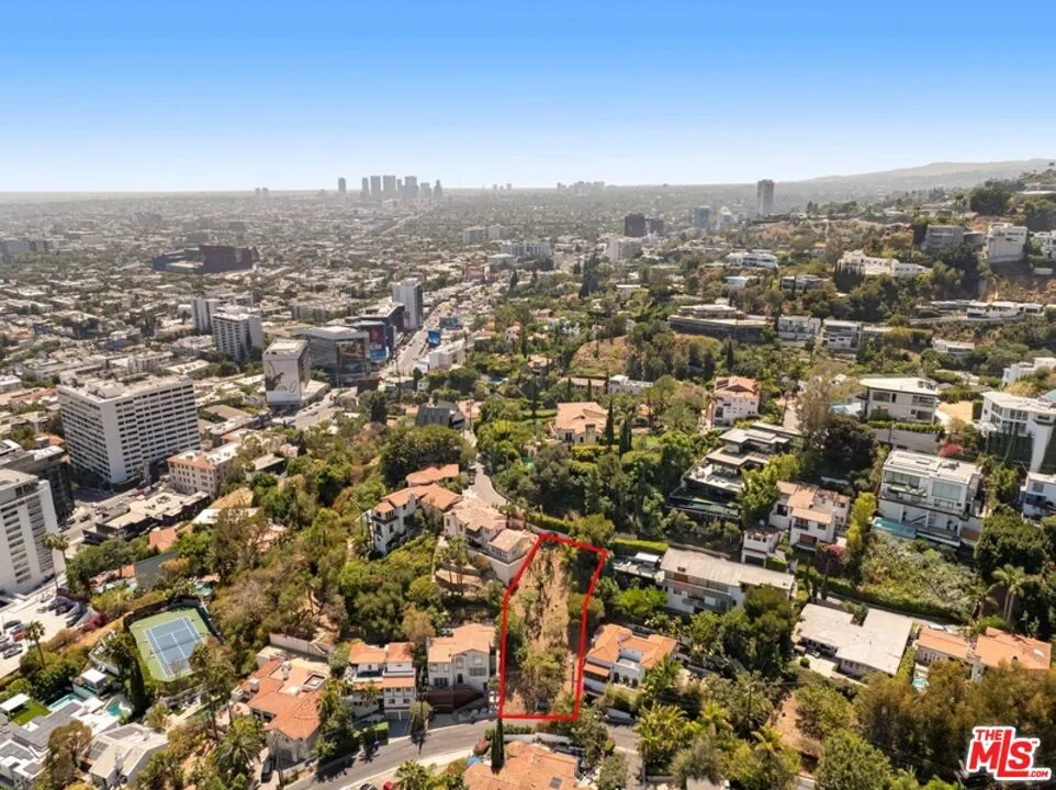 8430 Harold Way Los Angeles, CA 90069
