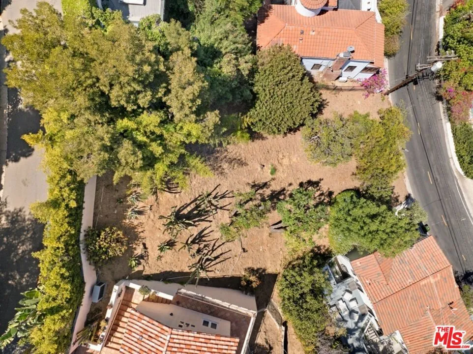 8430 Harold Way Los Angeles, CA 90069