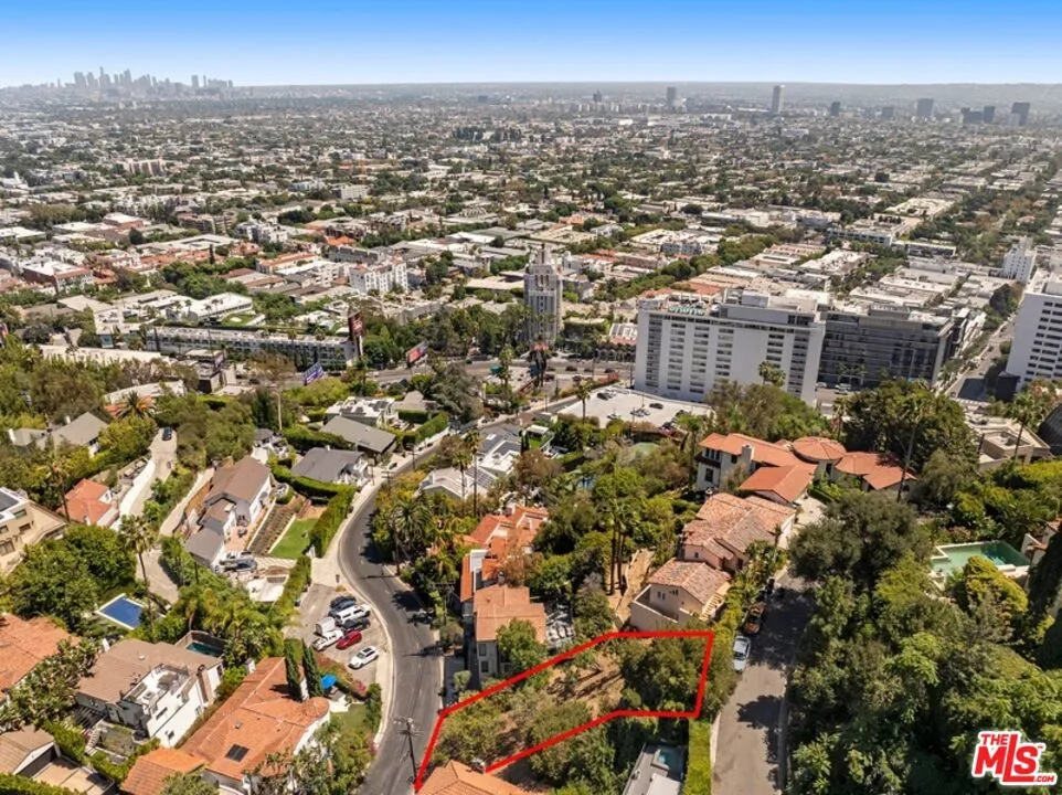 8430 Harold Way Los Angeles, CA 90069