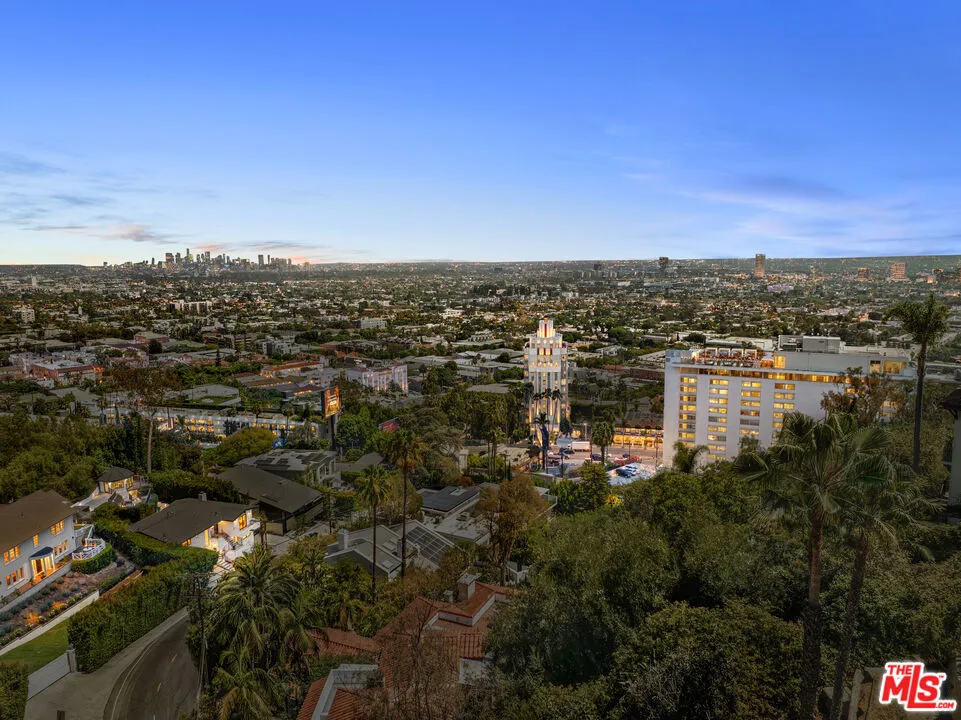 8430 Harold Way Los Angeles, CA 90069