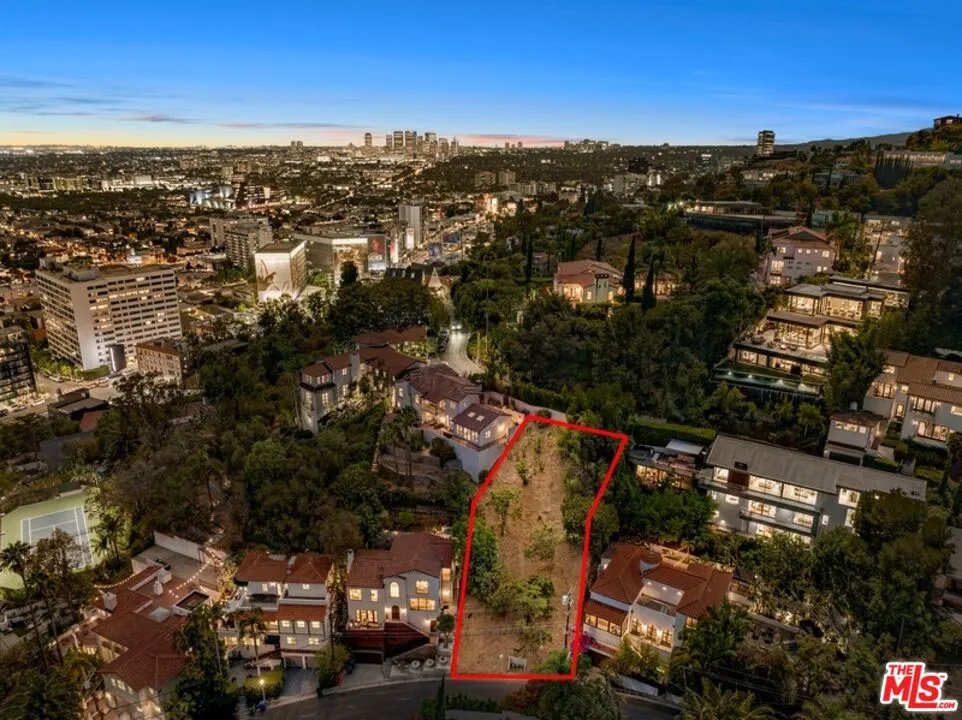 8430 Harold Way Los Angeles, CA 90069