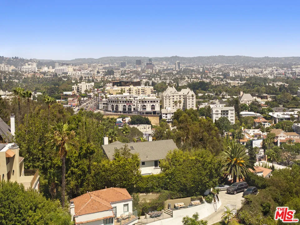 8430 Harold Way Los Angeles, CA 90069