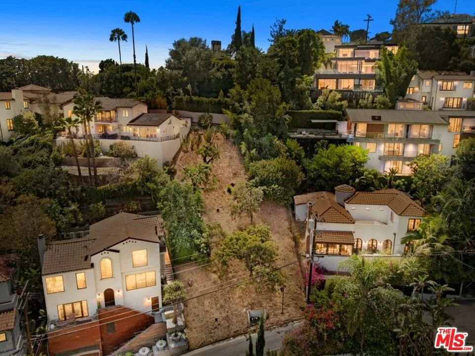 8430 Harold Way Los Angeles, CA 90069