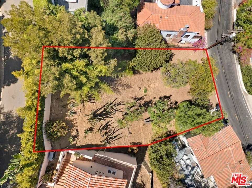 8430 Harold Way Los Angeles, CA 90069