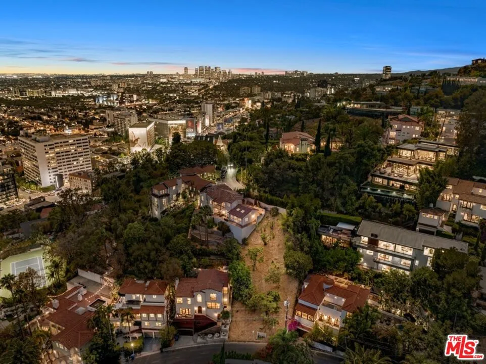 8430 Harold Way Los Angeles, CA 90069