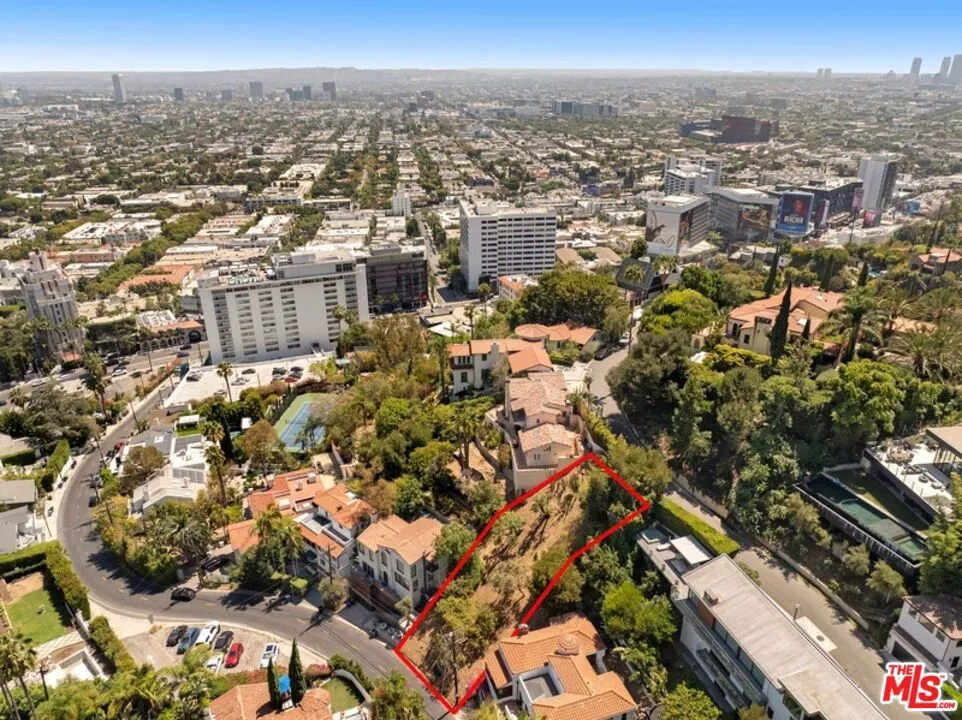 8430 Harold Way Los Angeles, CA 90069