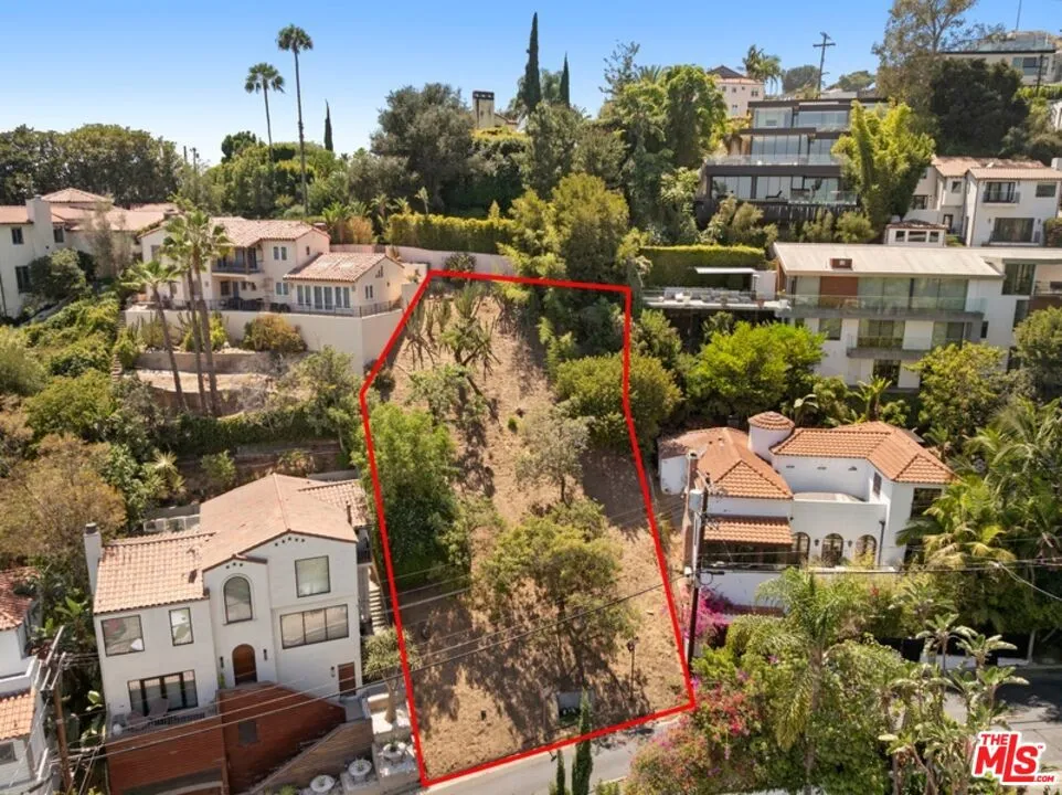 8430 Harold Way Los Angeles, CA 90069
