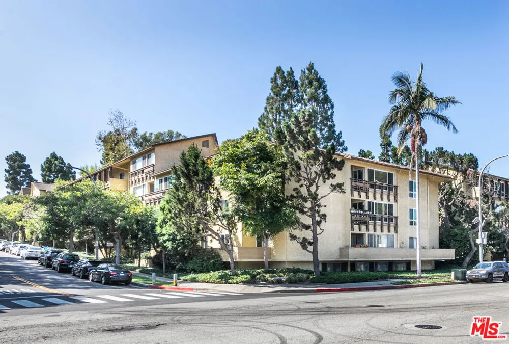5600 Kensington Way #104 Culver City, CA 90230