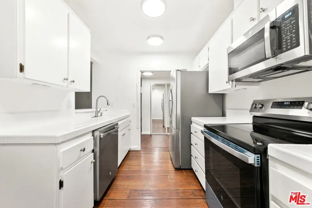 5600 Kensington Way #104 Culver City, CA 90230