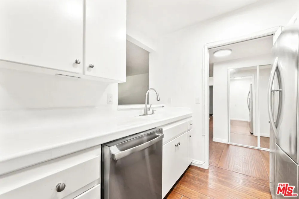 5600 Kensington Way #104 Culver City, CA 90230