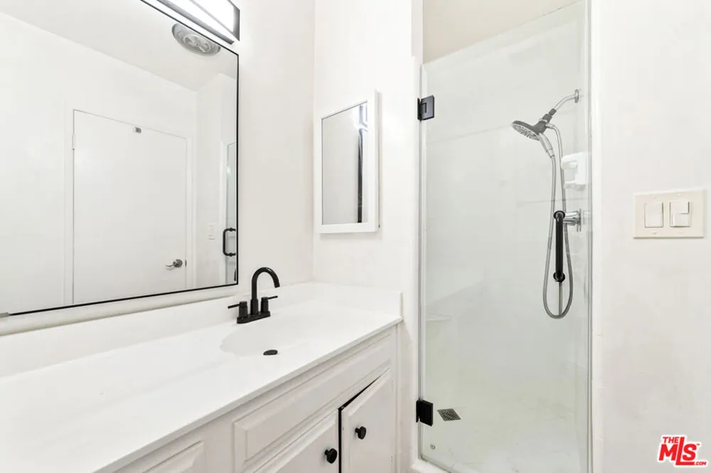 5600 Kensington Way #104 Culver City, CA 90230