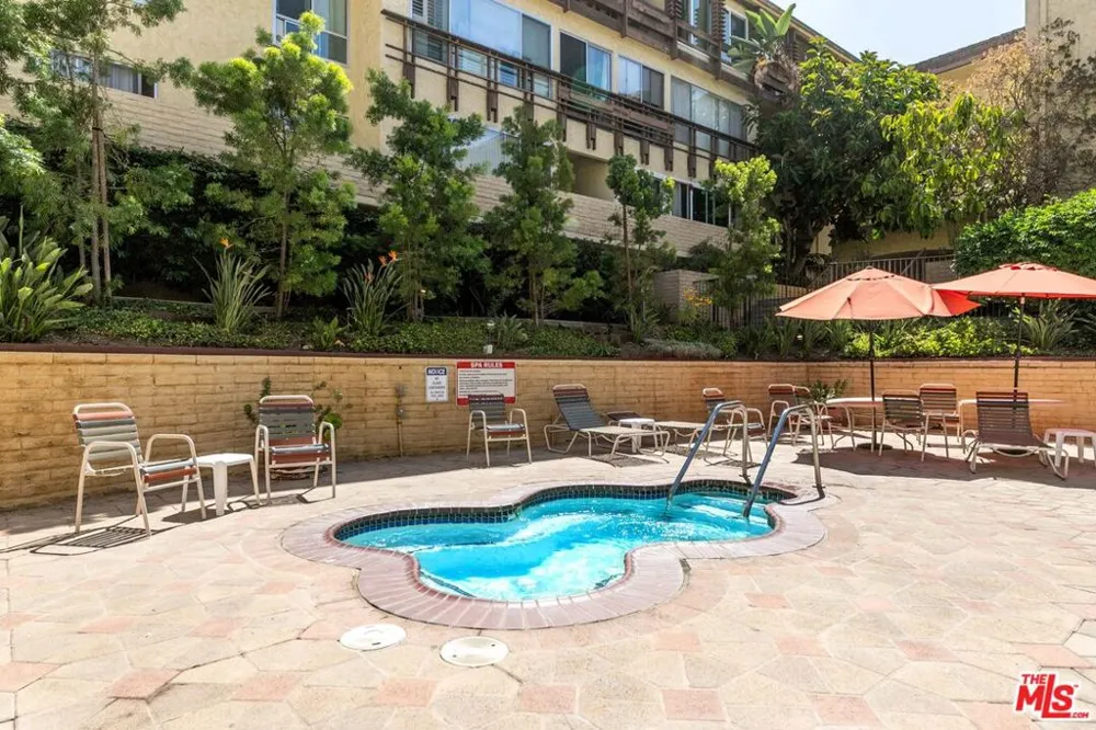 5600 Kensington Way #104 Culver City, CA 90230