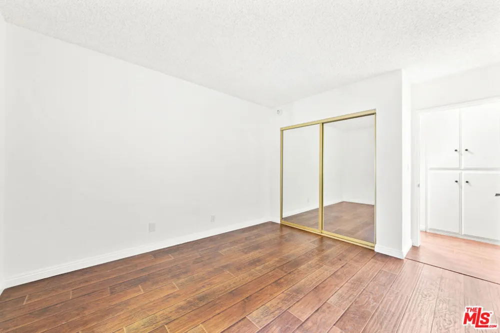5600 Kensington Way #104 Culver City, CA 90230