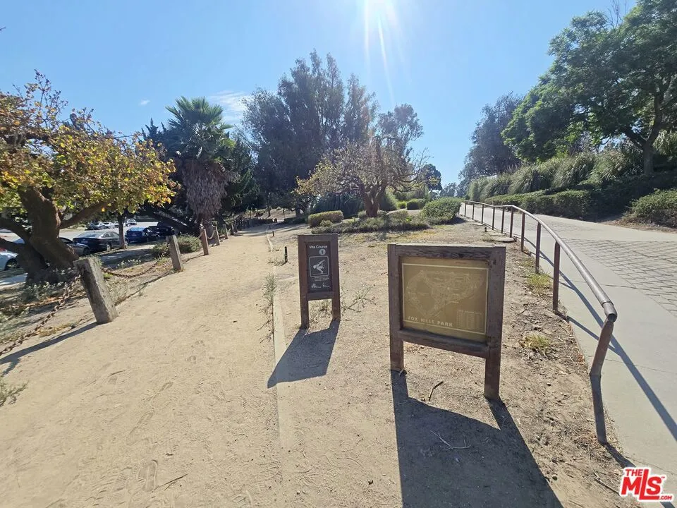 5600 Kensington Way #104 Culver City, CA 90230
