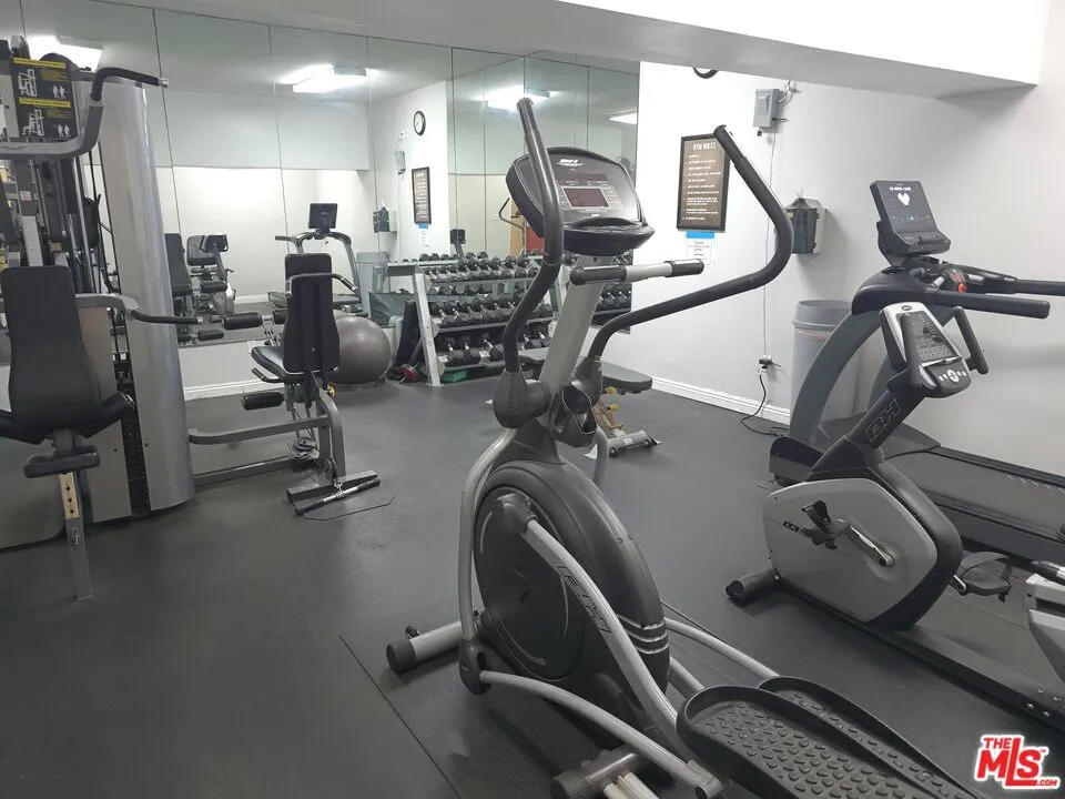 5600 Kensington Way #104 Culver City, CA 90230