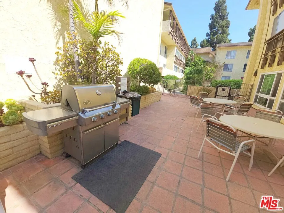 5600 Kensington Way #104 Culver City, CA 90230