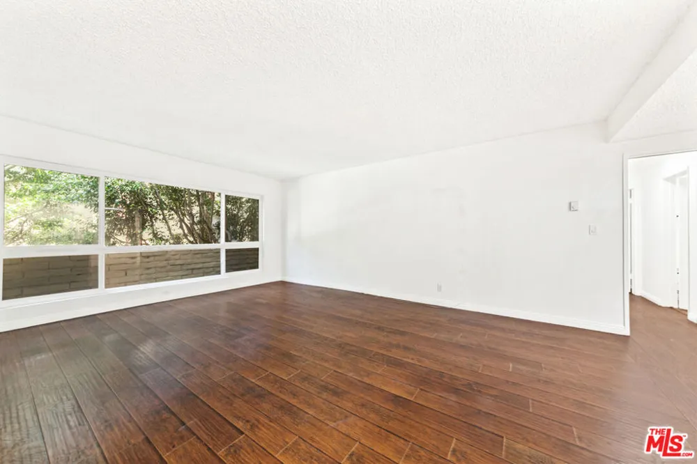 5600 Kensington Way #104 Culver City, CA 90230